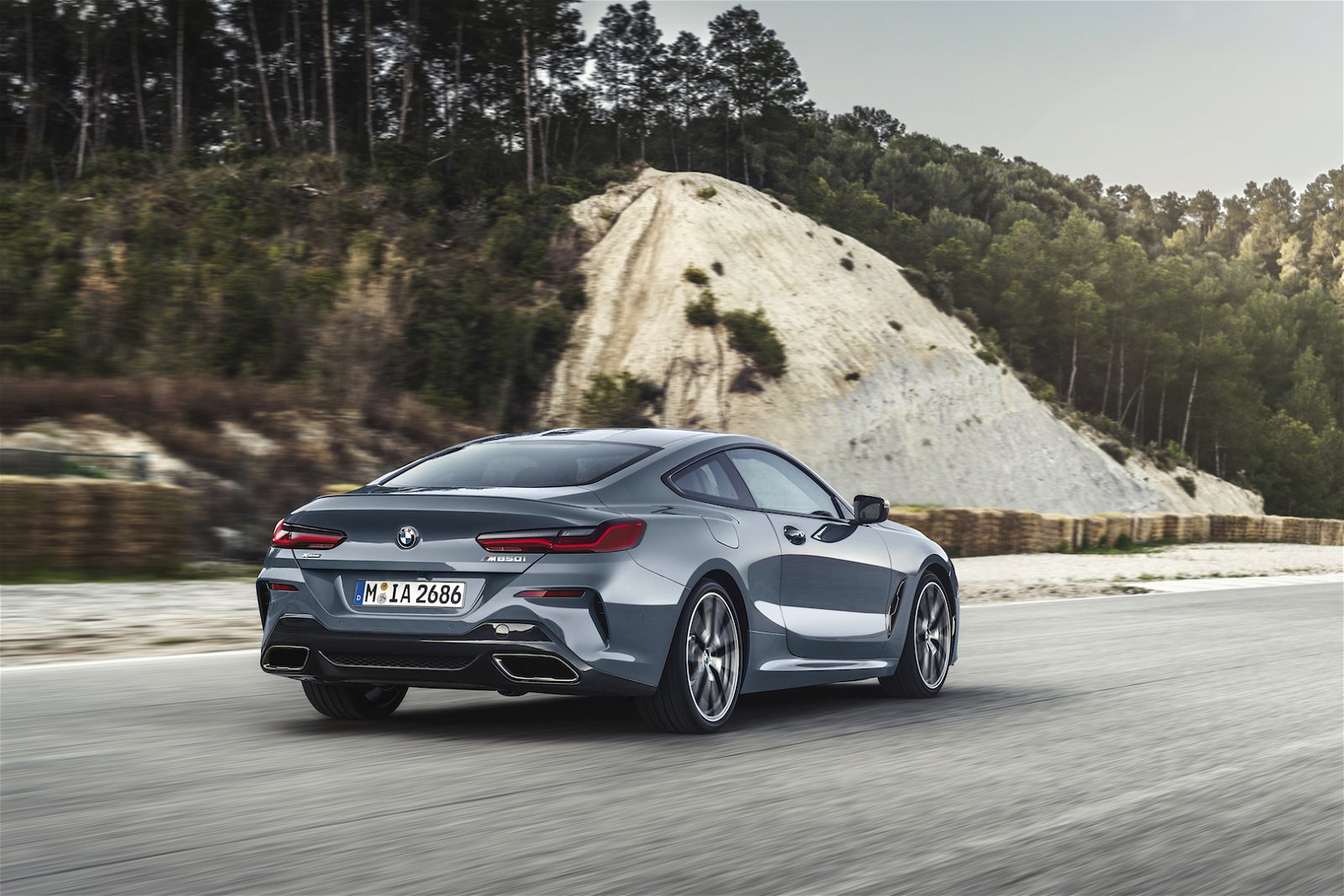 new 2019 bmw 8 series coupe xdrive 23