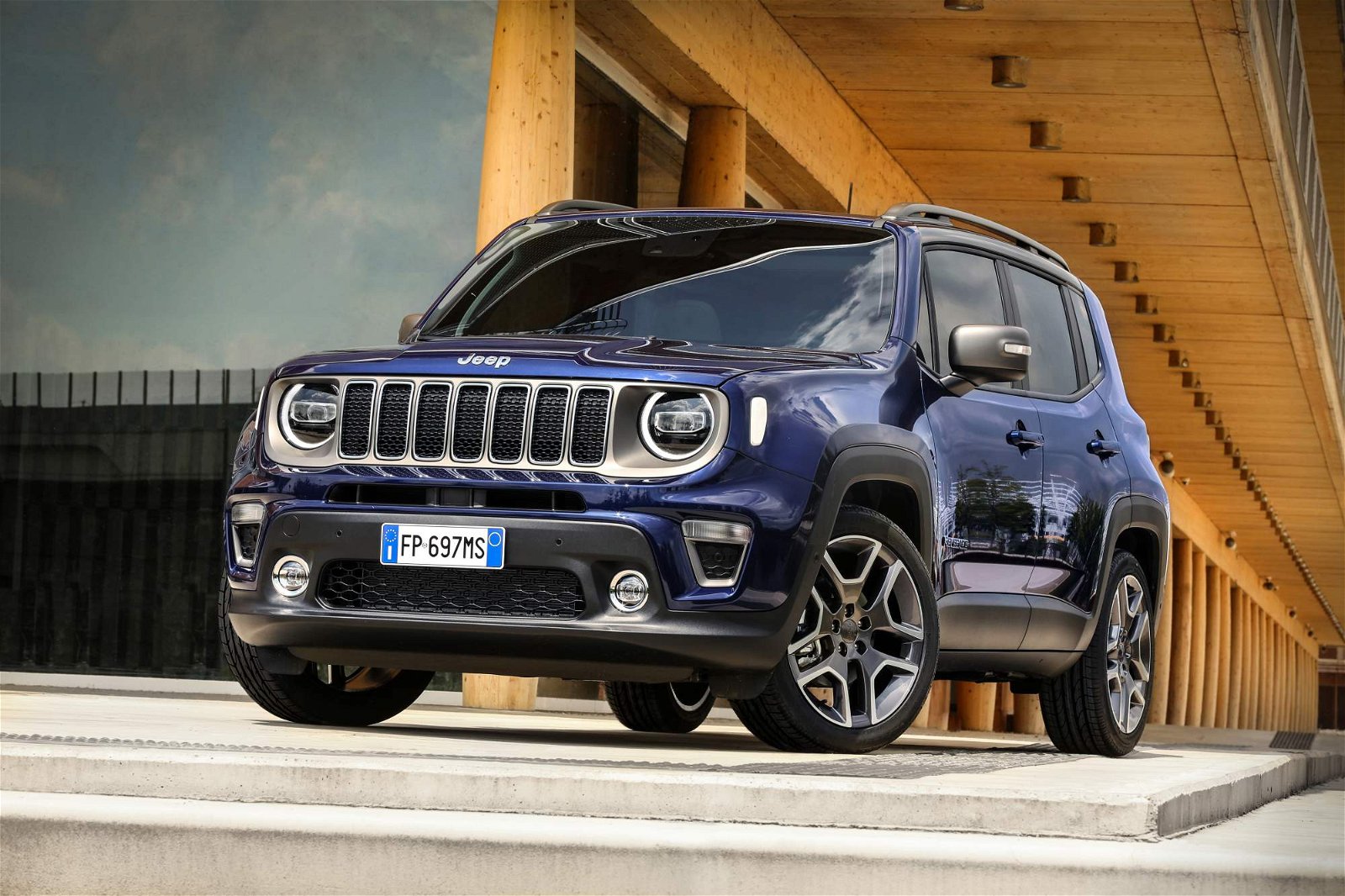 2019-Jeep-Renegade-Limited-16