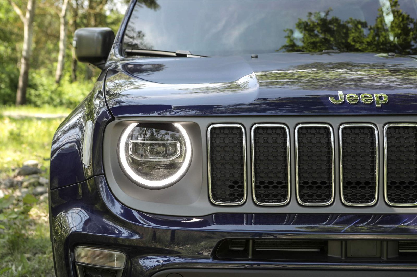 2019-Jeep-Renegade-Limited-34