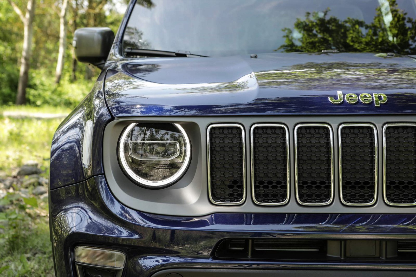 2019-Jeep-Renegade-Limited-35