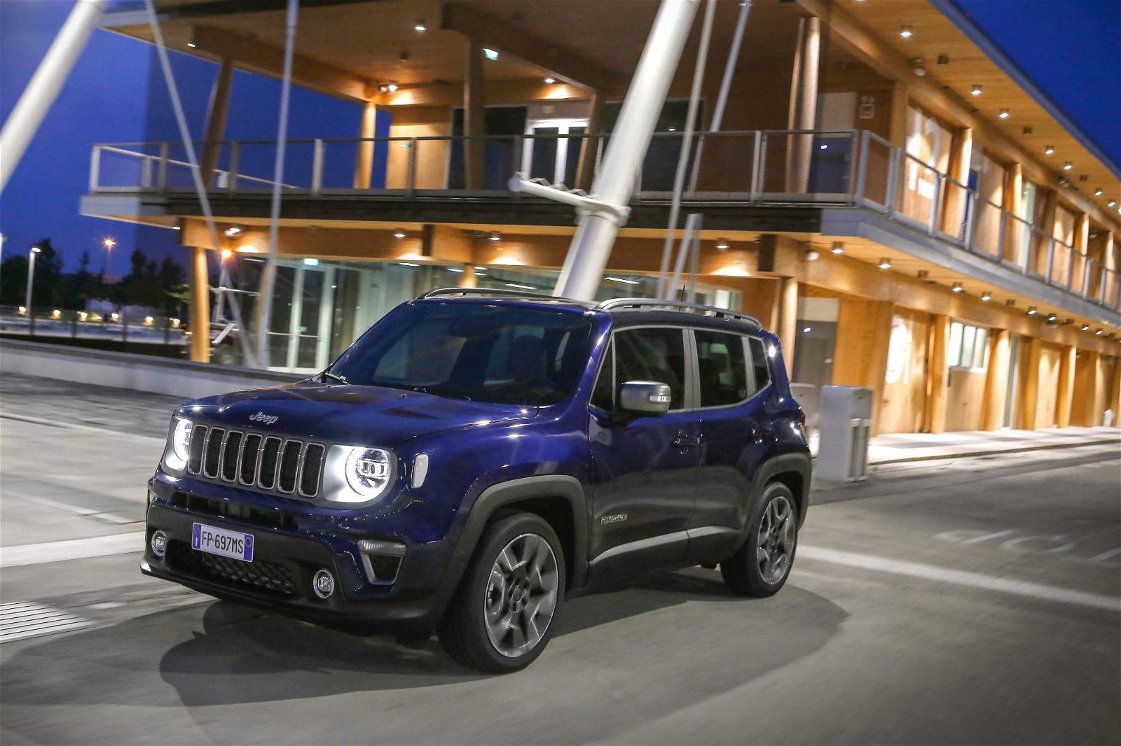 2019-Jeep-Renegade-Limited-7