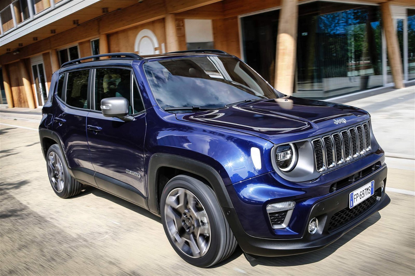 2019-Jeep-Renegade-Limited-9