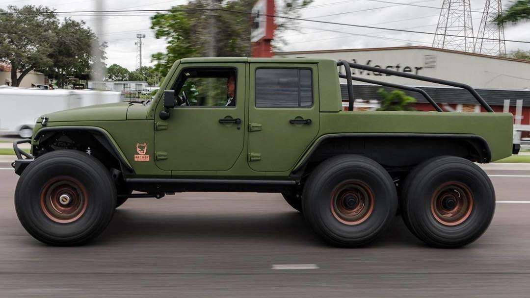 Bruiser Conversions Jeep Wrangler 6x6 is a hard thing to miss | DriveMag  Cars