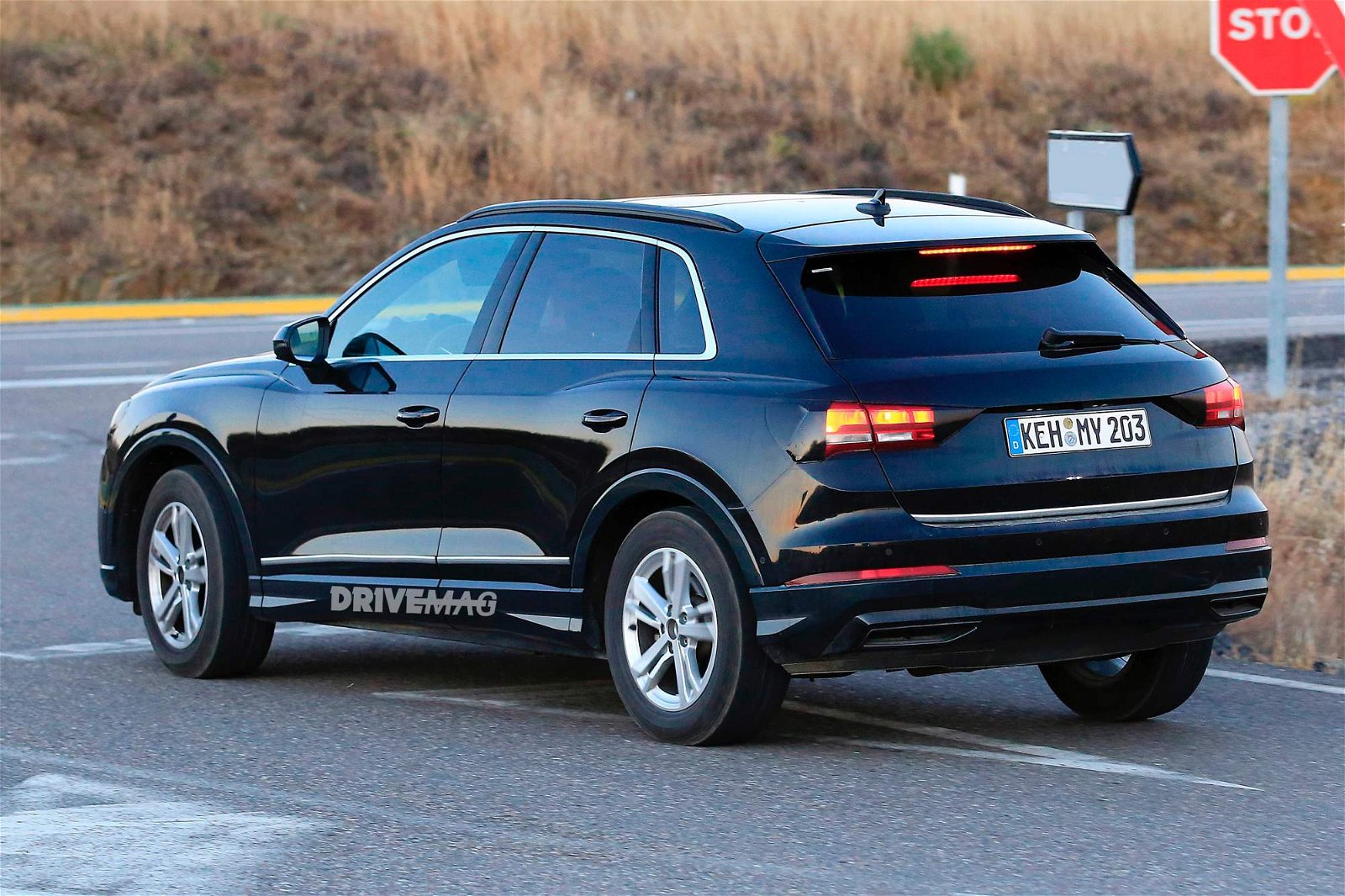 2019-Audi-Q3-spied-8