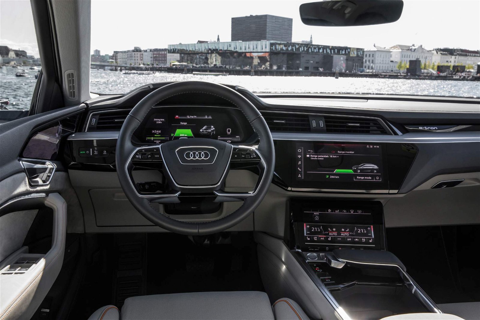 Audi-e-tron-prototype-interior-7