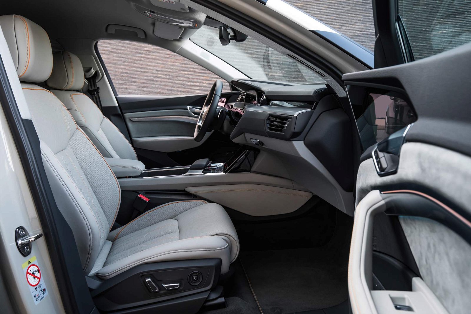 Audi-e-tron-prototype-interior-9