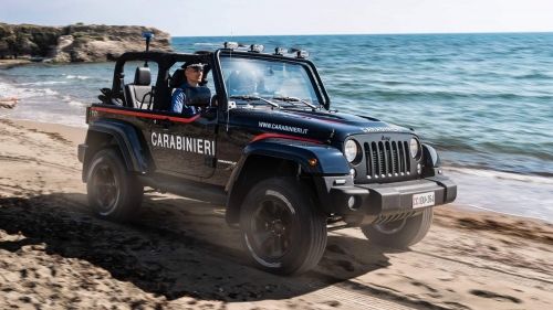Jeep-Wrangler-Carabinieri-patrol-car-0