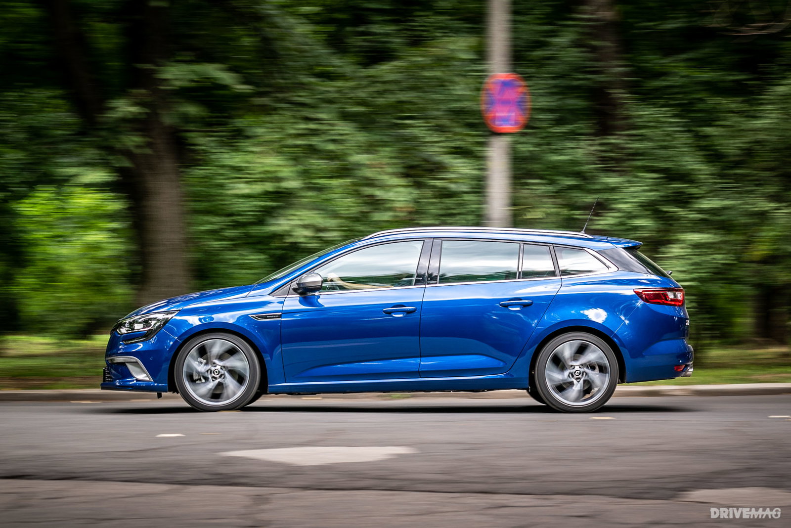 staking schrijven Verenigen 2018 Renault Megane Estate GT review: the people's quickish wagon |  DriveMag Cars