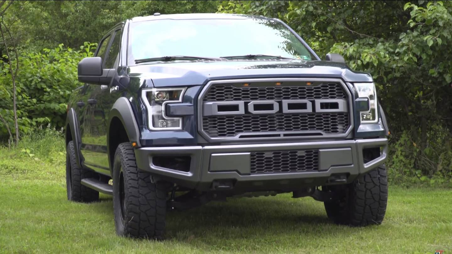Ford-F-150-modified-to-look-like-a-Raptor-0