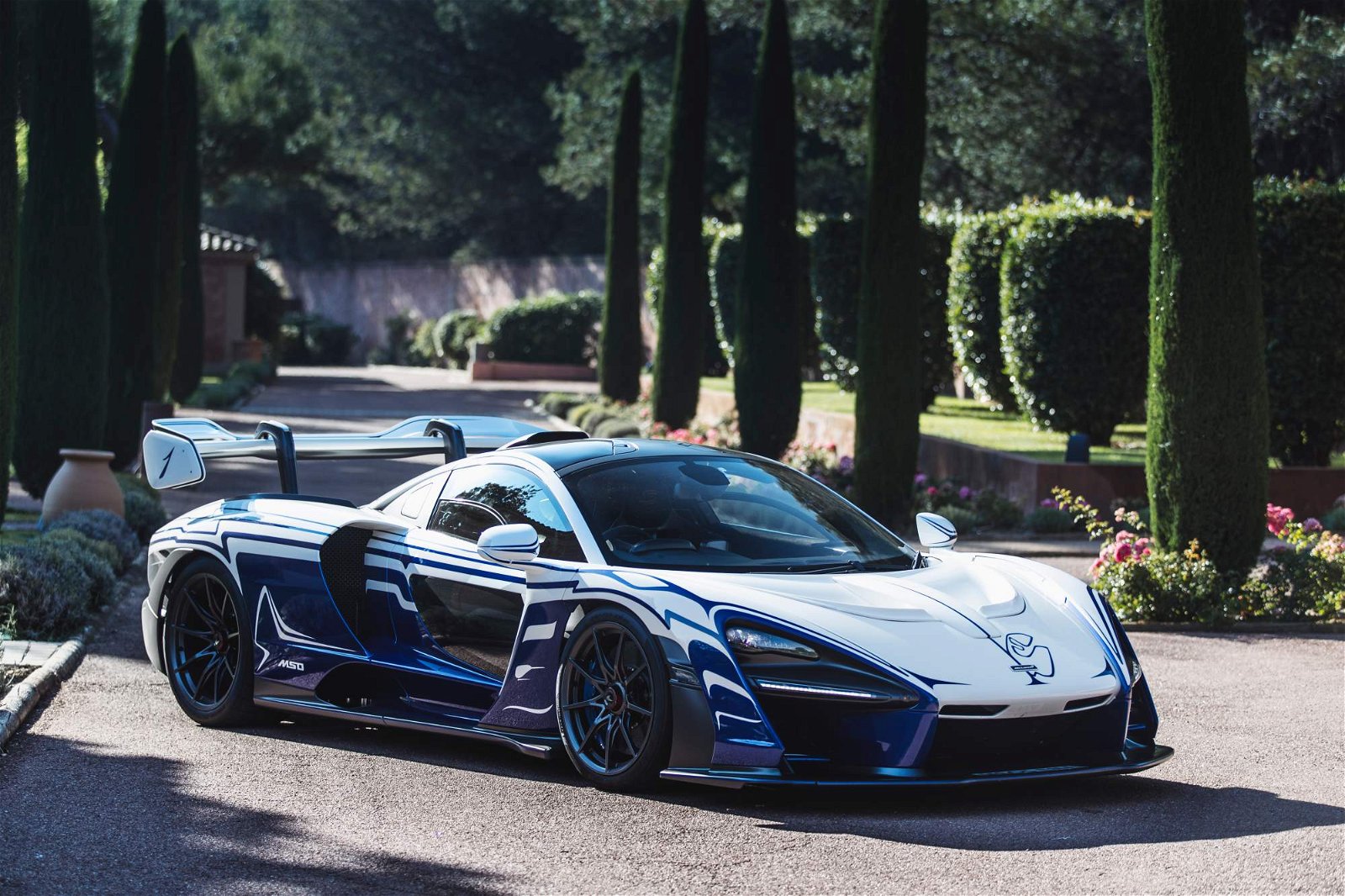 McLaren-Senna-chassis-001-on-maiden-road-trip-to-Paul-Ricard-circuit-11
