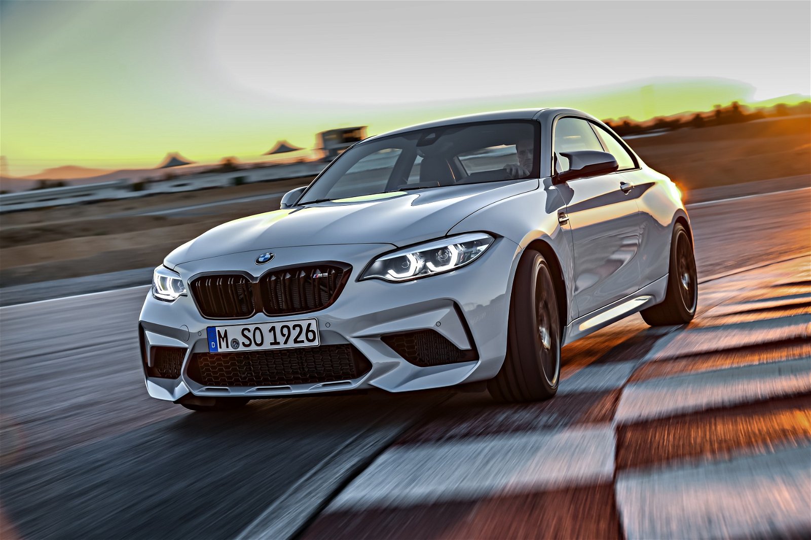P90298652_highRes_the-new-bmw-m2-compe