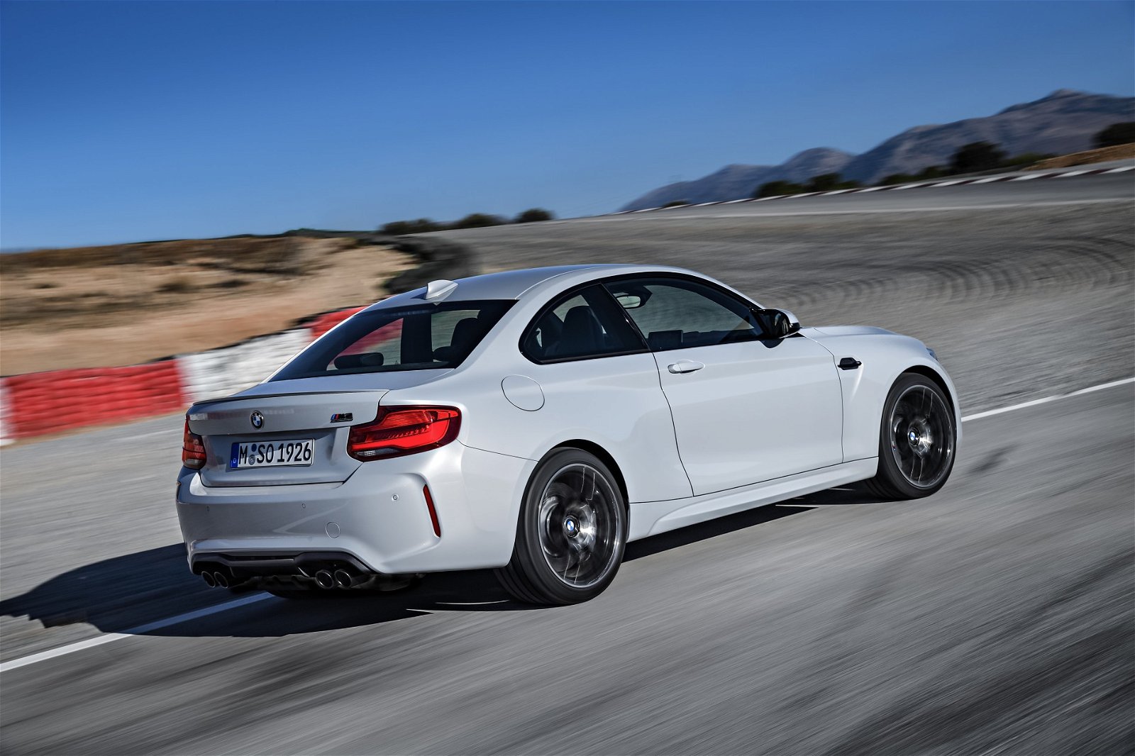 P90298664_highRes_the-new-bmw-m2-compe
