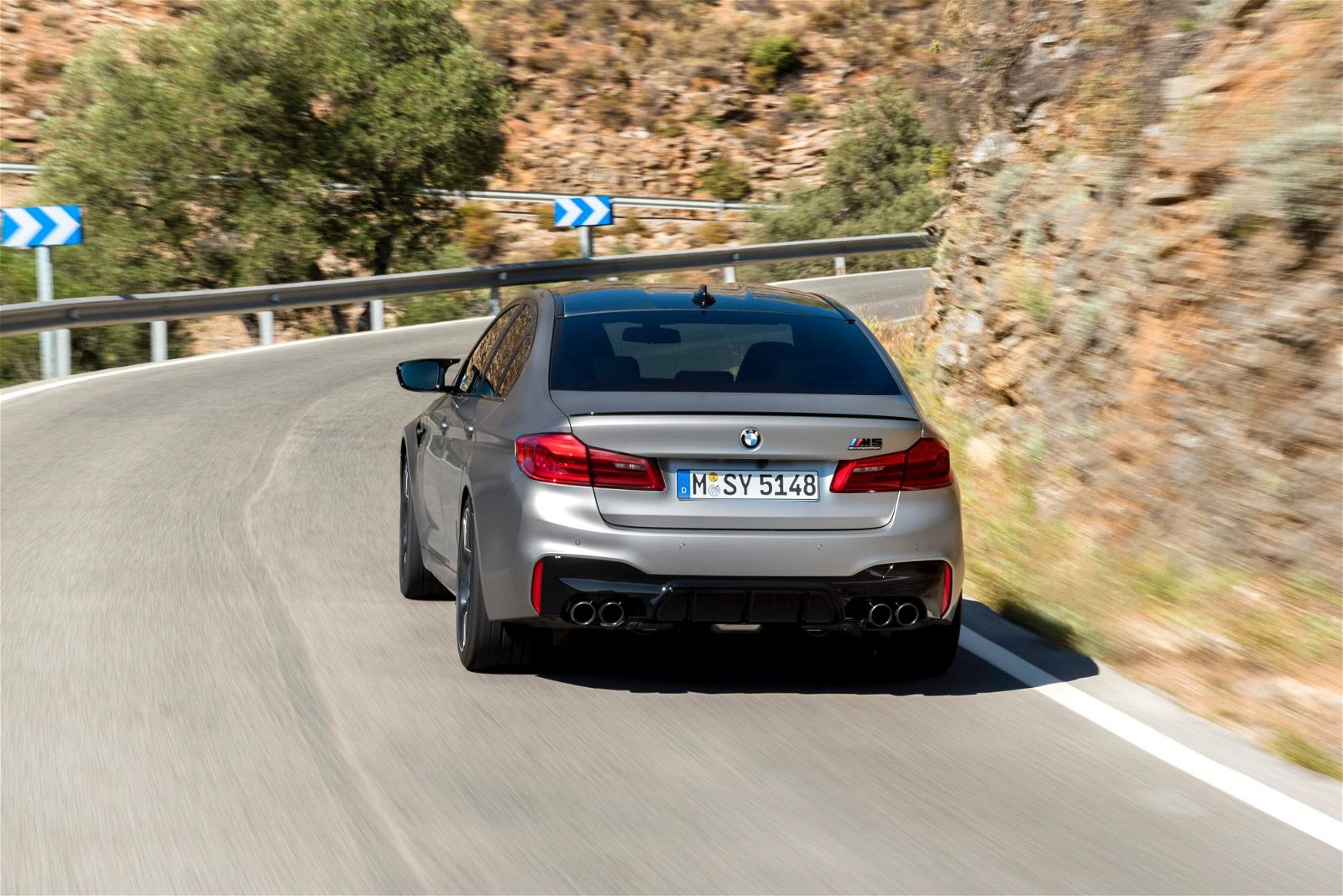 2019-BMW-M5-Competition-102