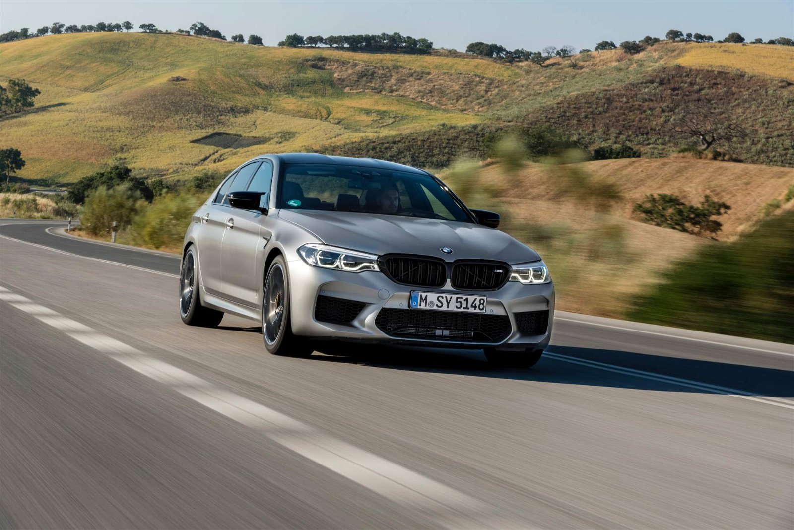 2019-BMW-M5-Competition-106