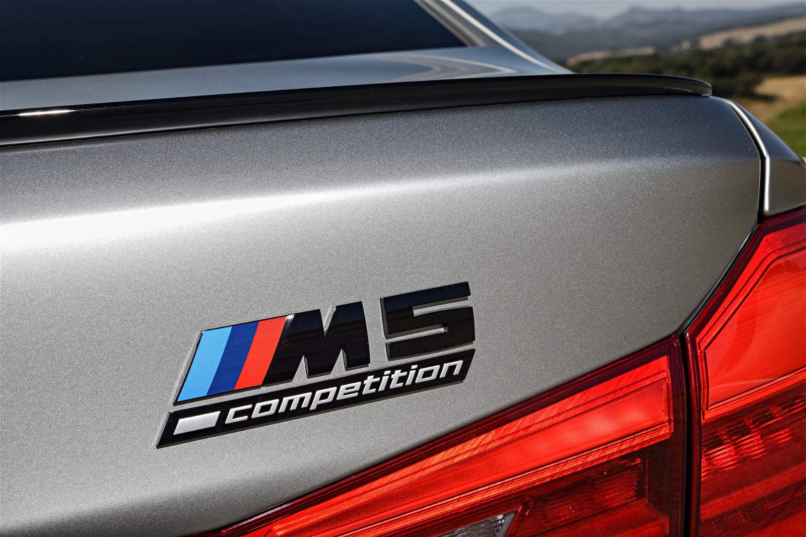 2019-BMW-M5-Competition-129