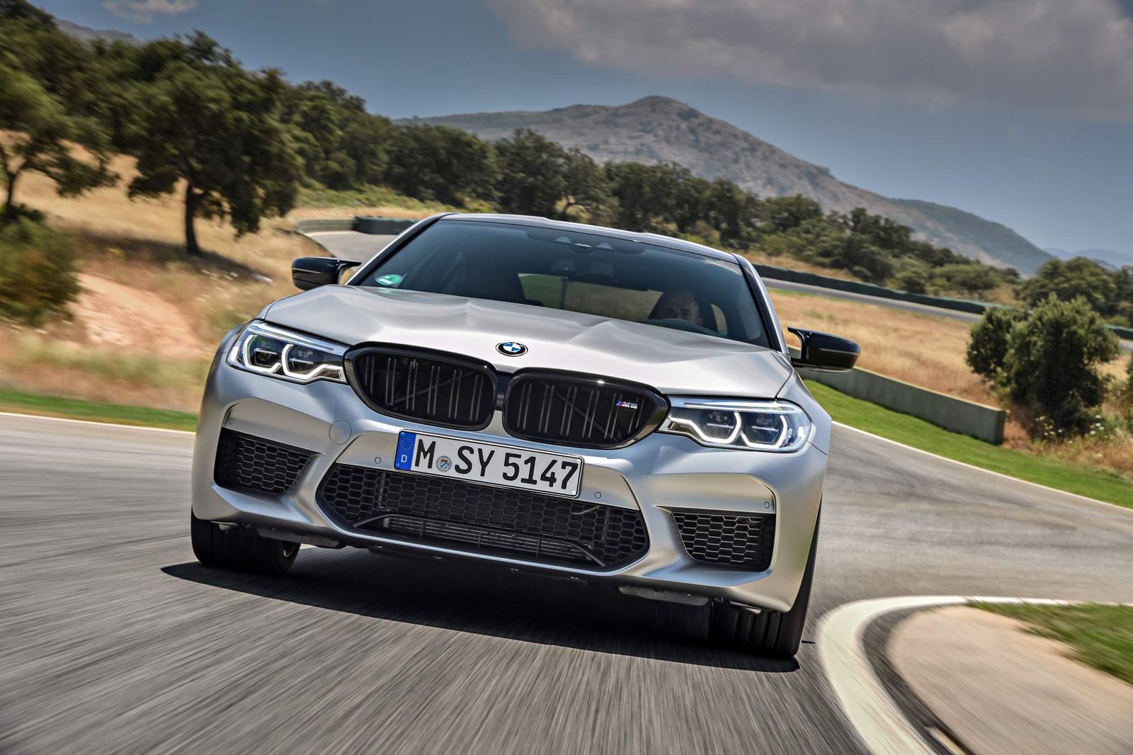 2019-BMW-M5-Competition-36