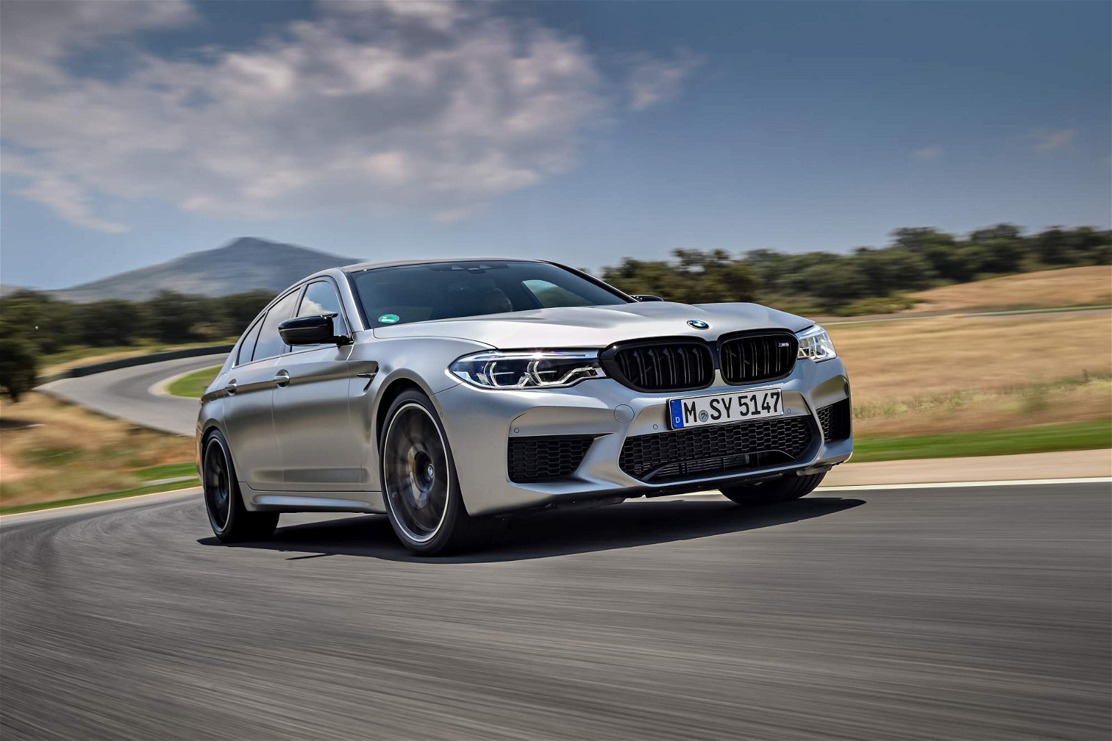 2019-BMW-M5-Competition-39