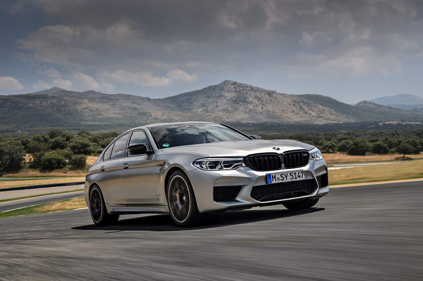 2019-BMW-M5-Competition-42
