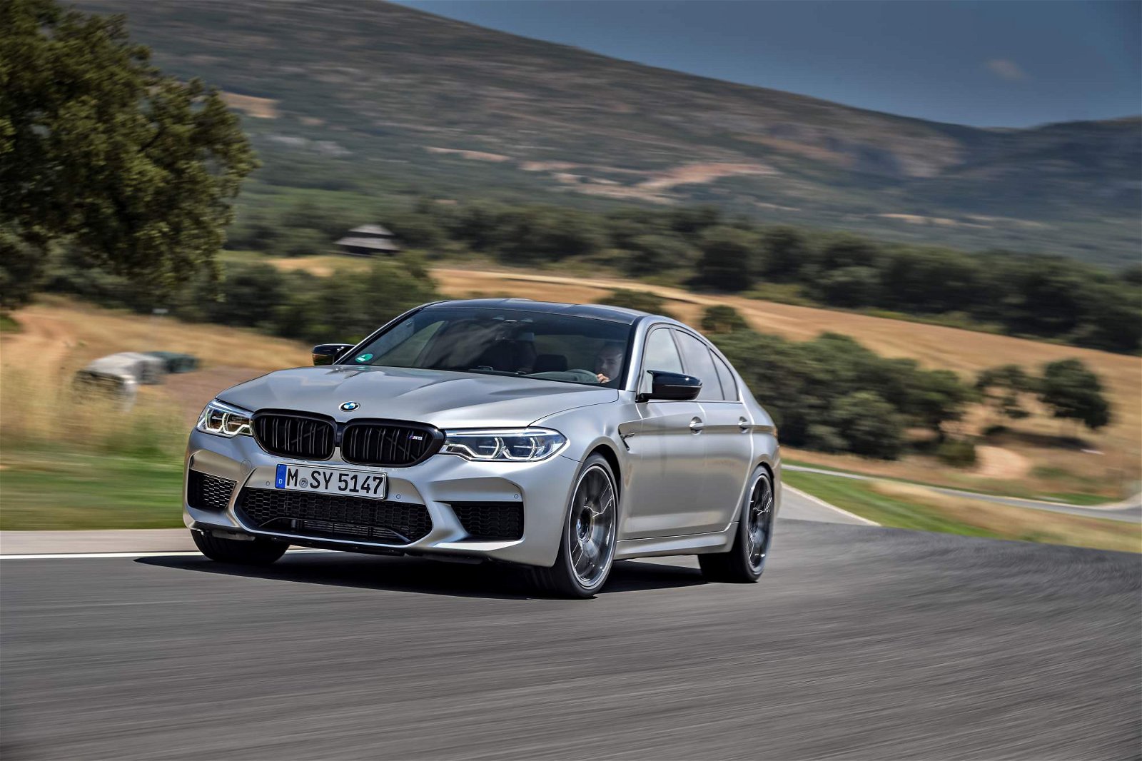 2019-BMW-M5-Competition-45