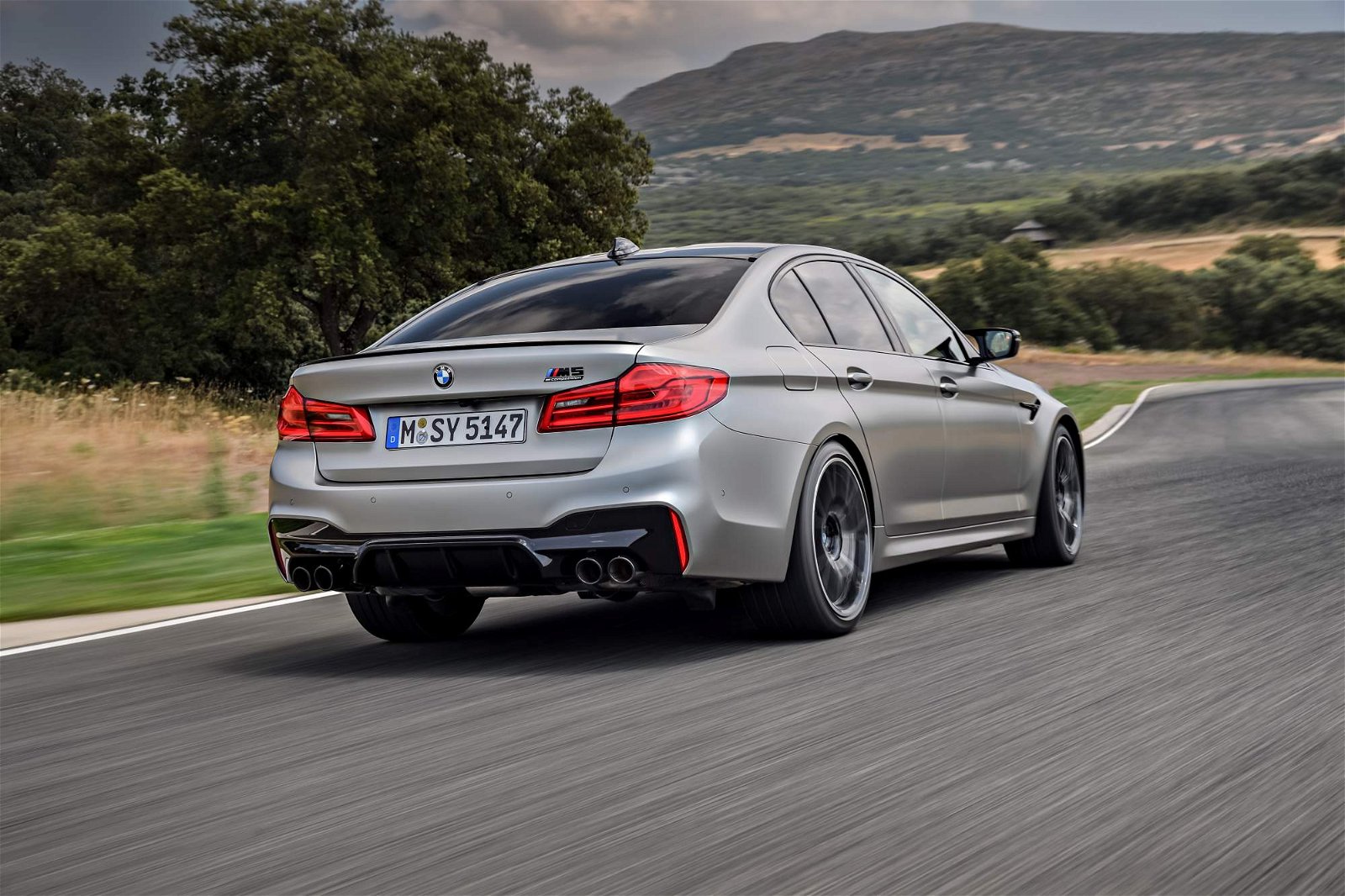 2019-BMW-M5-Competition-51
