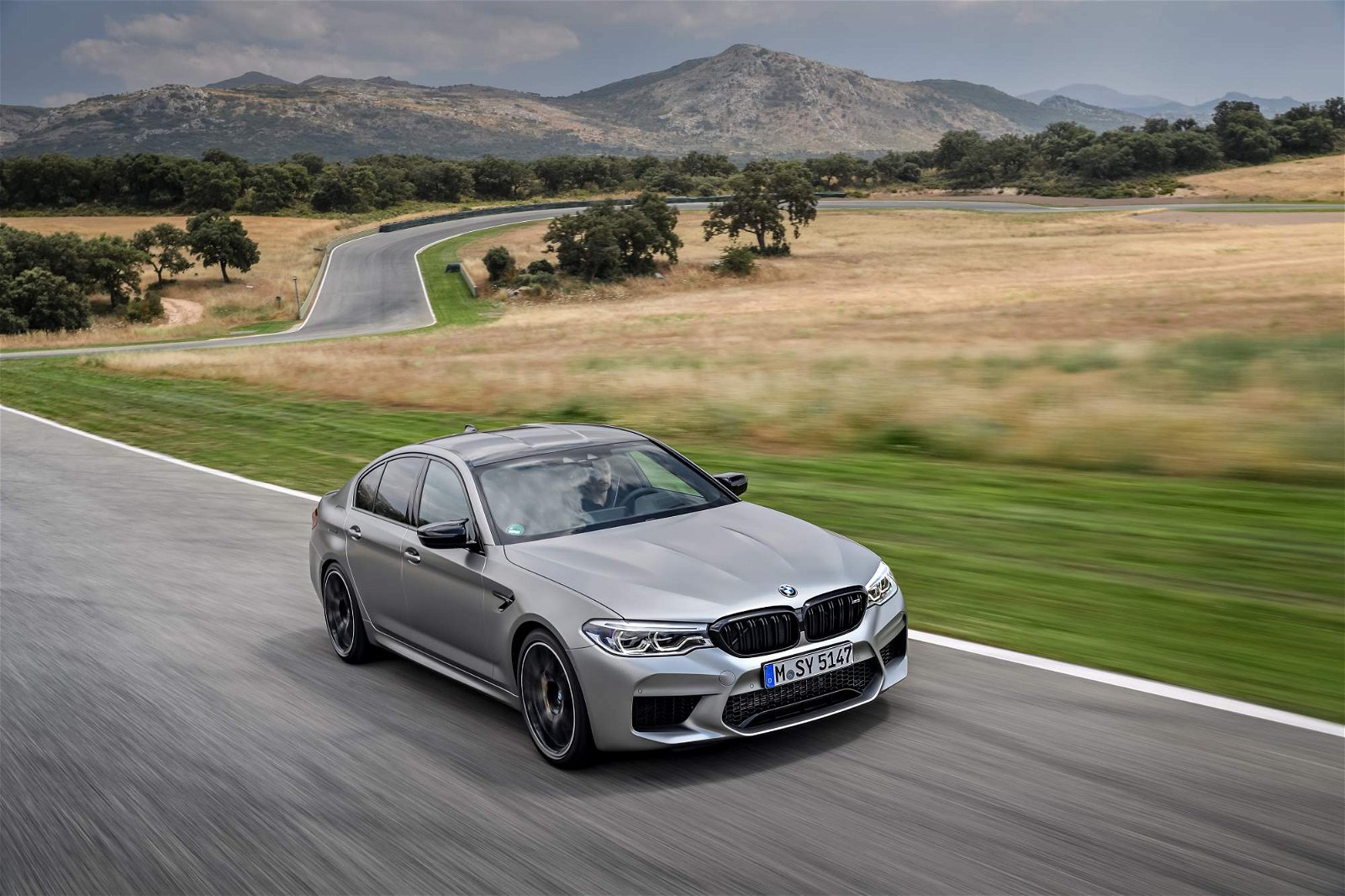2019-BMW-M5-Competition-58