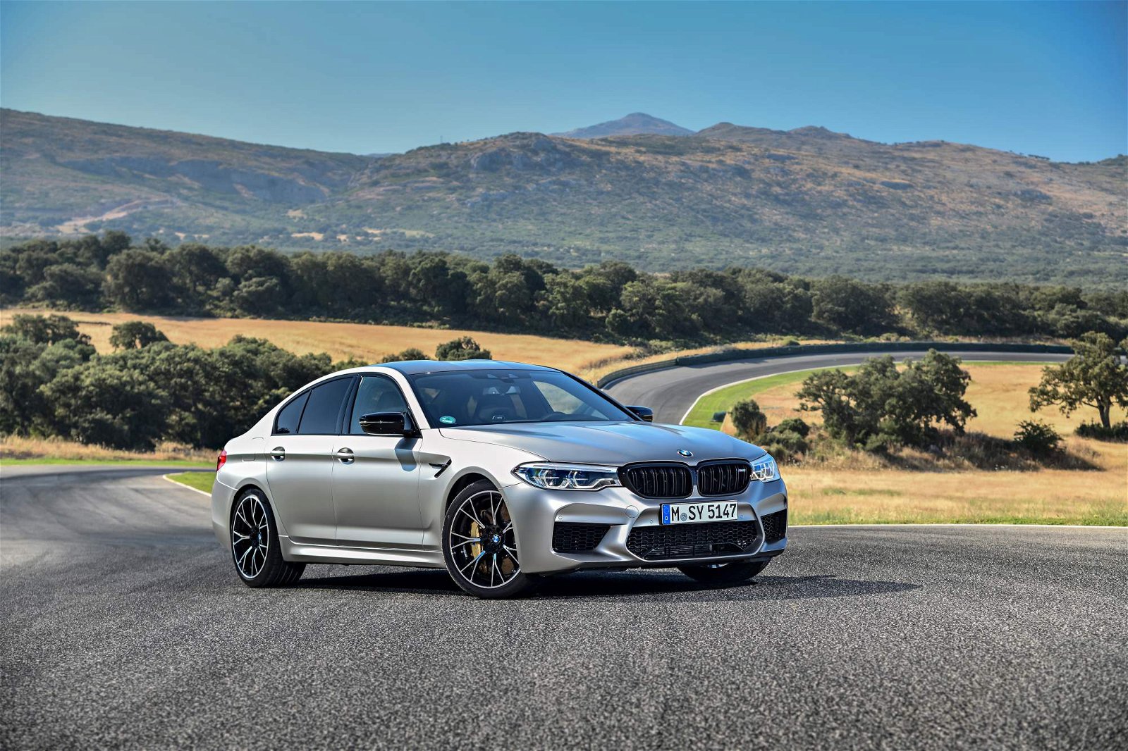 2019-BMW-M5-Competition-70