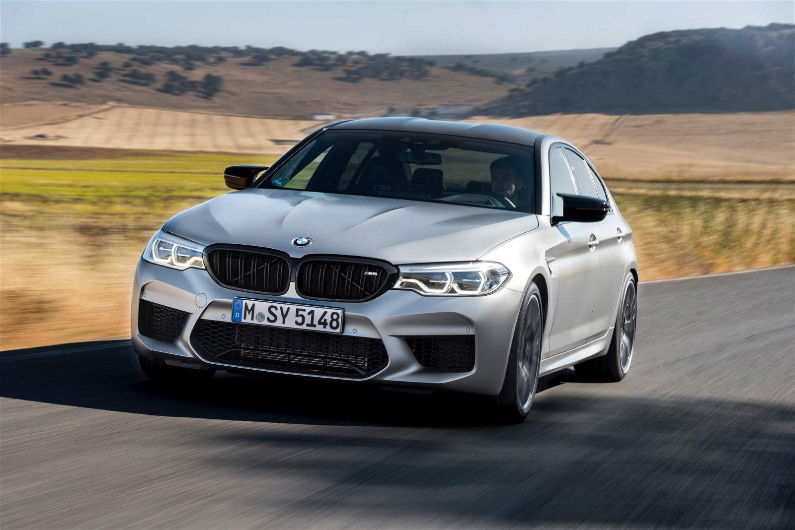 2019-BMW-M5-Competition-81