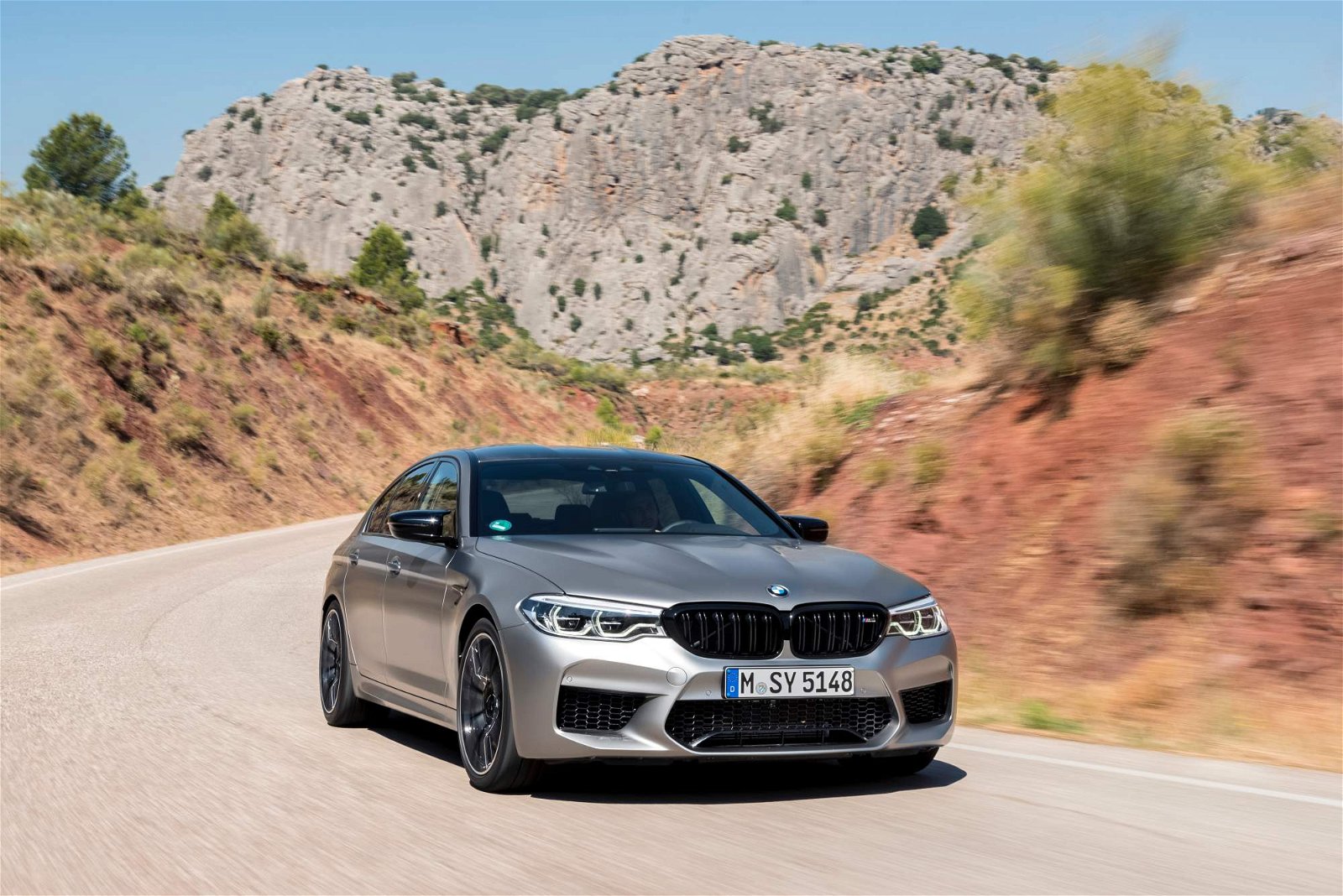 2019-BMW-M5-Competition-94