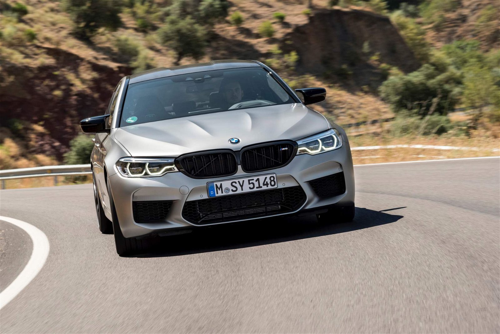 2019-BMW-M5-Competition-98