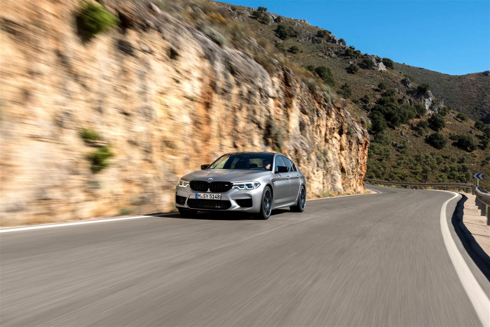 2019-BMW-M5-Competition-99