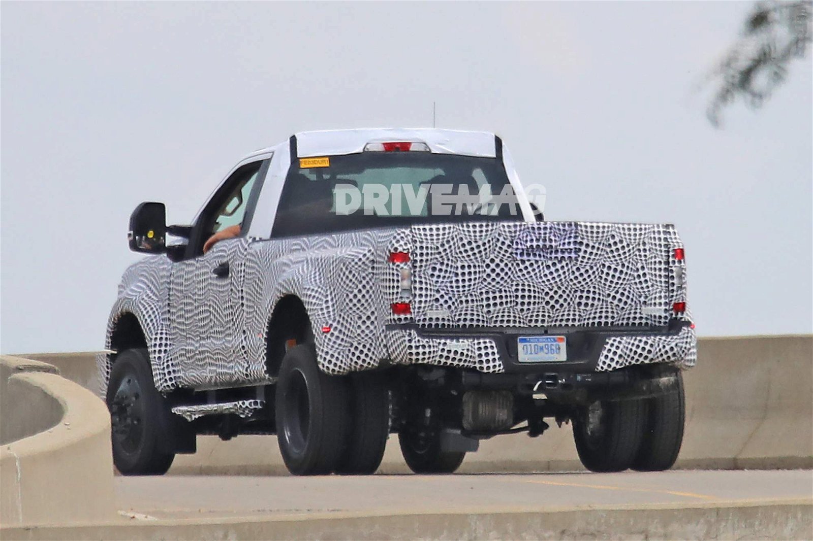 2020-Ford-Super-Duty-spied-11