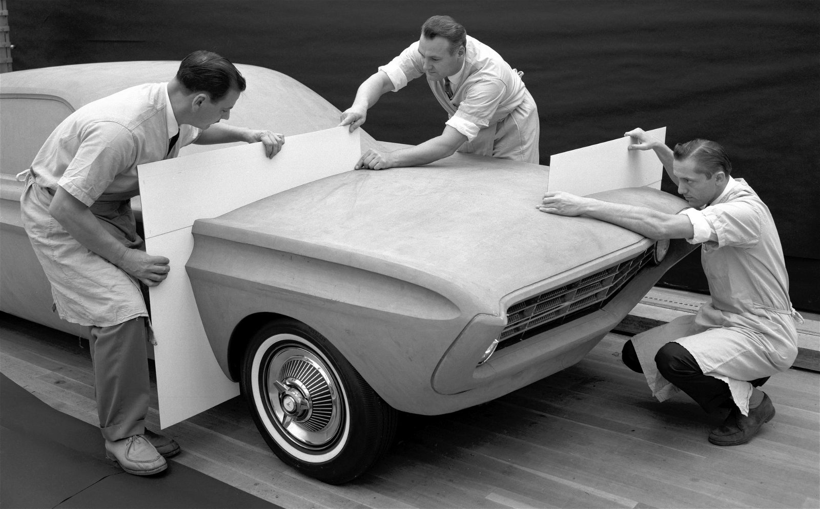 Q1_Special-Falcon_1962-Ford-Styling-Center-clay-modeling