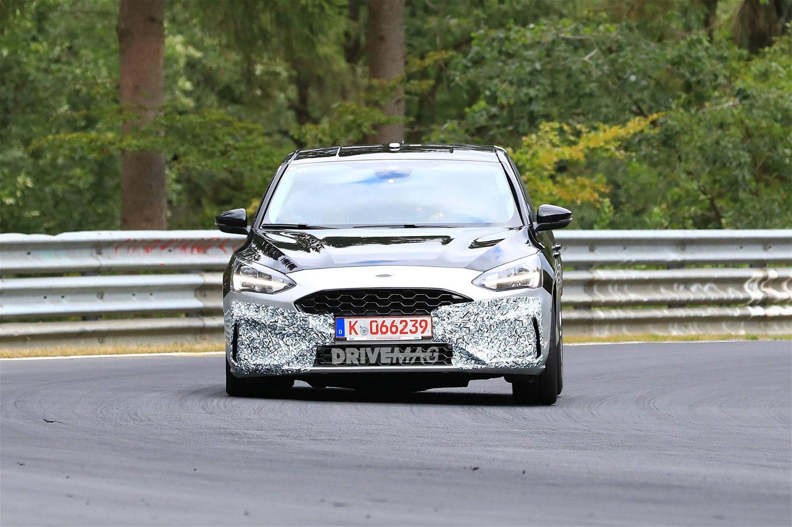 2019-Ford-Focus-ST-1