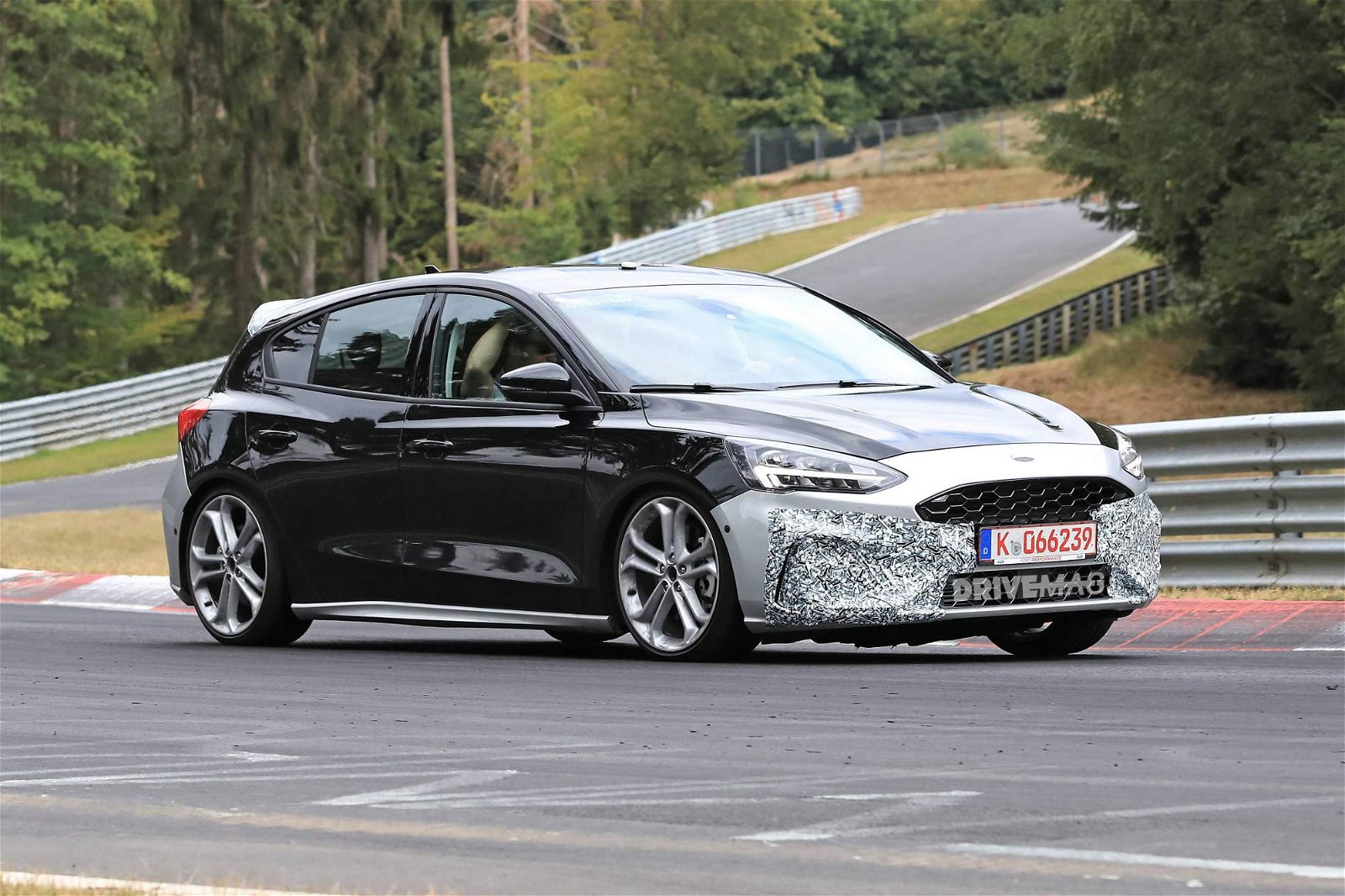 2019-Ford-Focus-ST-4