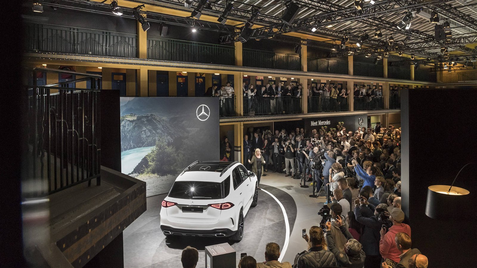2019 Mercedes-Benz GLE debuts at the 2018 Paris Motor Show