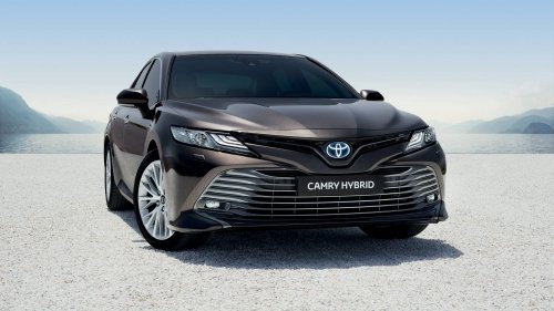 2019-toyota-camry-hybrid-europe-paris-motor-show-2018-front