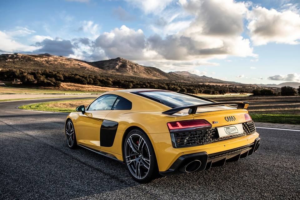 The updated Audi R8 V10 Performance is pure eye candy | DriveMag Cars