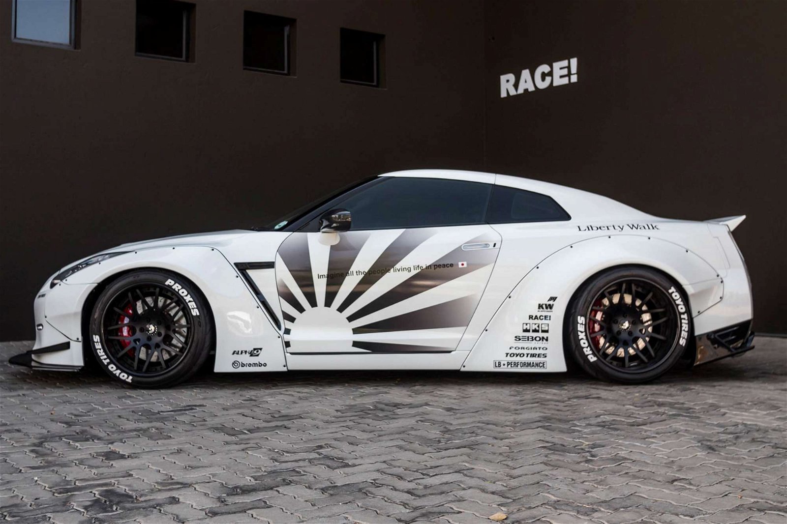 nissan-gt-r-01-by-race-and-lb