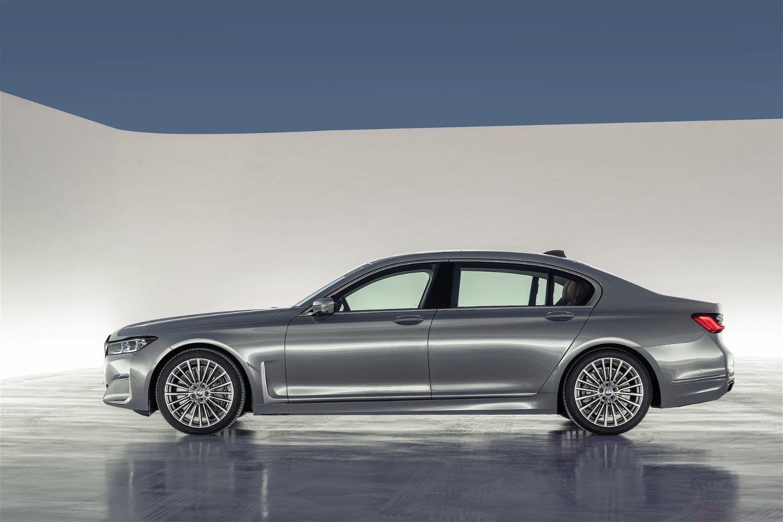 bmw-7-series-facelift-32
