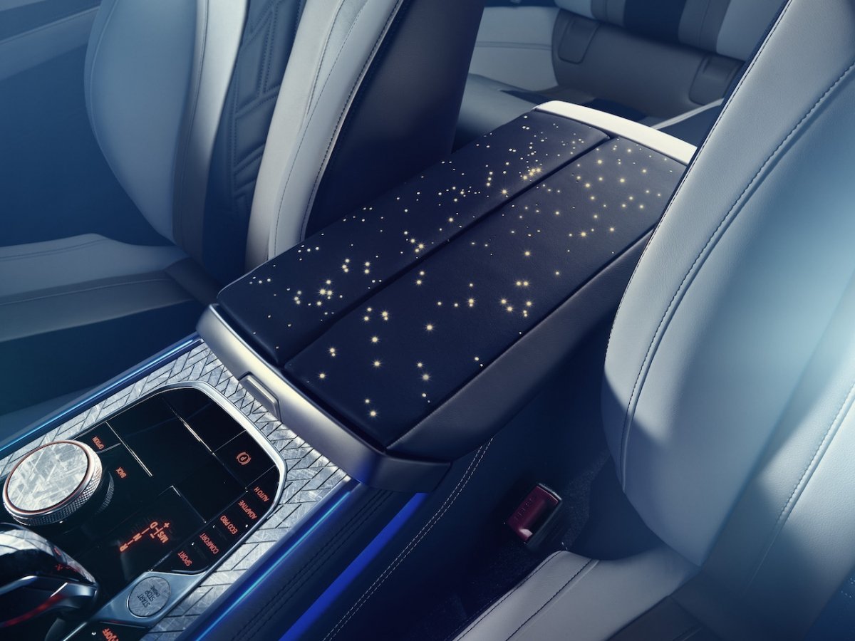 Beer Apple World Record Guinness Book Baby, the stars shine bright: 2019 BMW M850i Individual Night Sky