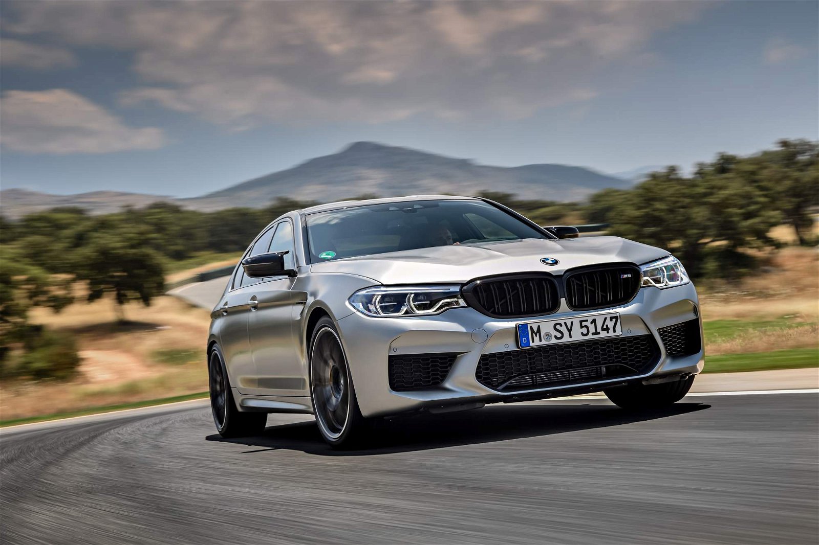 2019-BMW-M5-Competition-38-2170