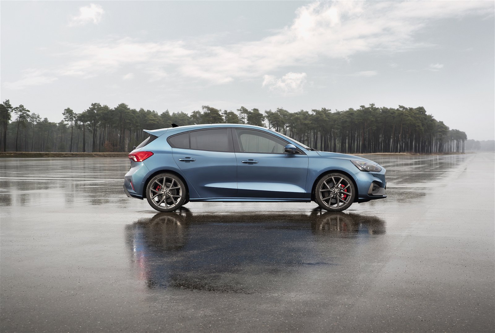2019-ford-focus-st-10