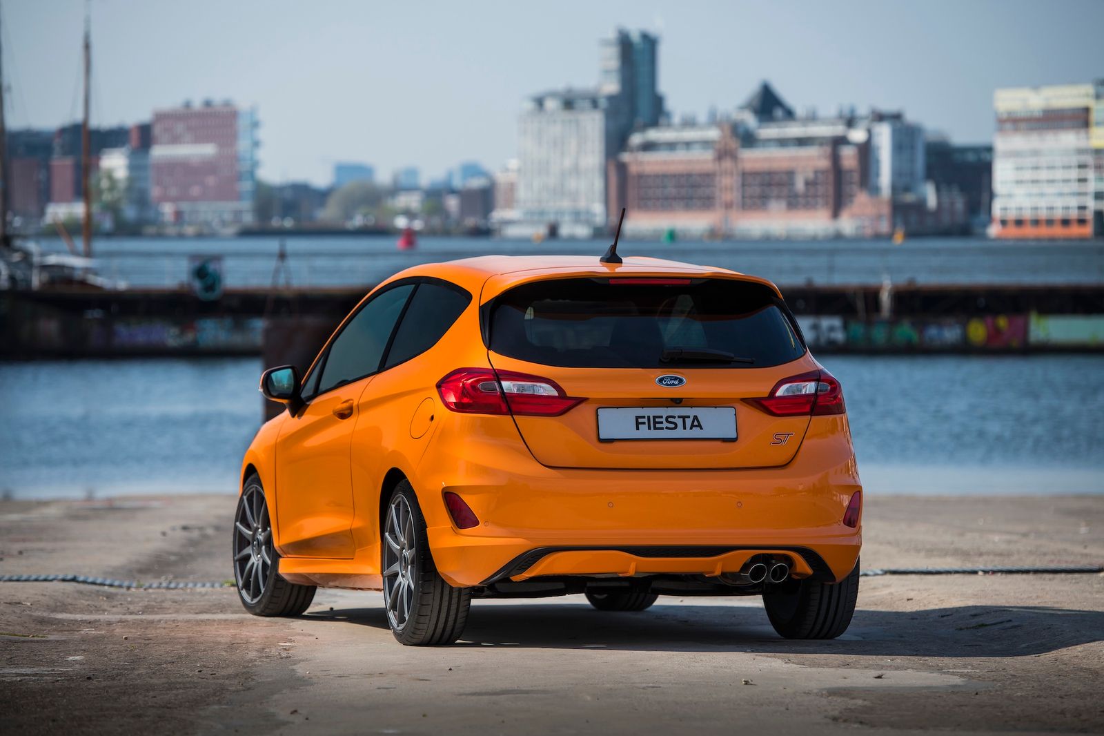 ford-fiesta-st-performance-edition-2