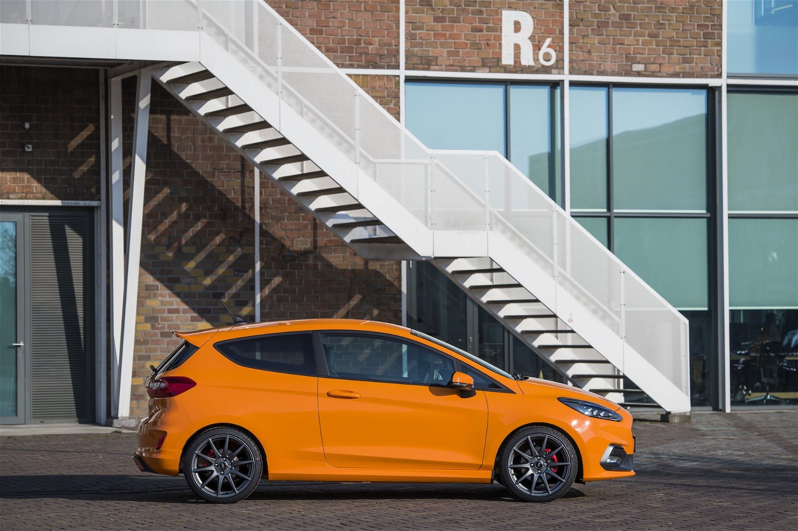 ford-fiesta-st-performance-edition-5