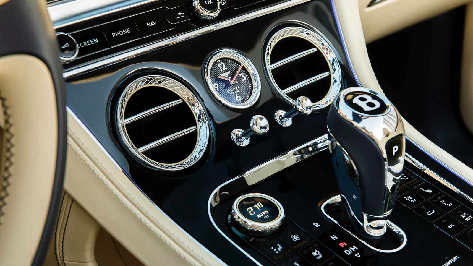 bentley-continental-gt-v8-coupe-convertible-2019 11