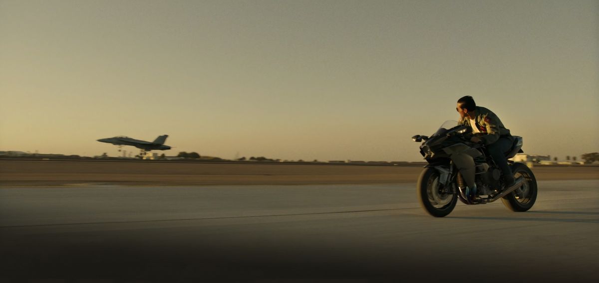 Top Gun Maverick: Maverick Top Gun Motorcycle Scene