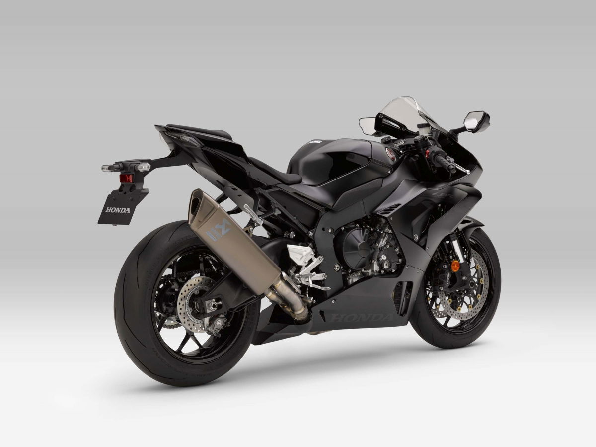 Honda Cbr1000rr R Fireblade Receives Akrapovic Exhaust 3598